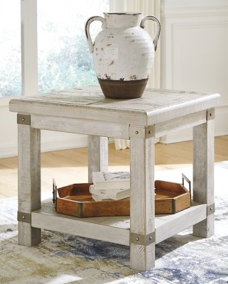 Carynhurst End Table with USB Charging, White Wash Gray