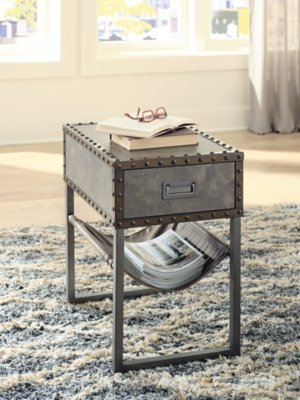 Derrylin Chairside End Table, Brown