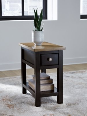 Drazmine Chairside End Table, Brown