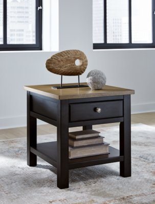 Drazmine End Table, Brown