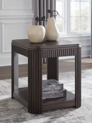 Carlibrie End Table, Warm Brown