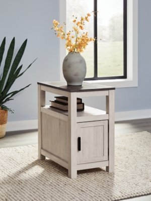 Fendenmore Chairside End Table, Brown Gray/Antique White
