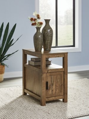 Fendenmore Chairside End Table, Brown