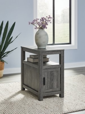 Fendenmore Chairside End Table, Brown/Gray